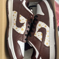 Supreme Dunks Size 8.5 