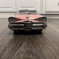 DIECAST 1/18 Scale SUN STAR 1959 DODGE  ROYAL LANCER HARD TOP THE PLATINUM COLLECTION It Has A Small Crack On Windshield Not Bad At All 