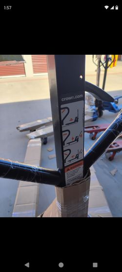 Crown pallet jacks New$399/used$249-299 lots