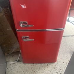 Mini Fridge 