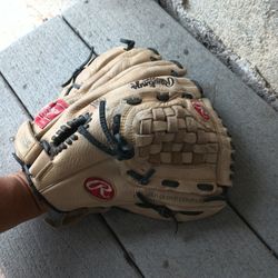 Rawlings Baseball Glove