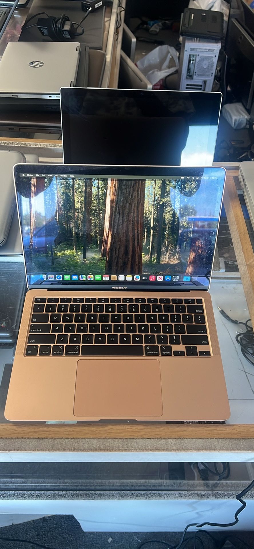 MacBook Air 8GB RAM 256 GB SSD m1