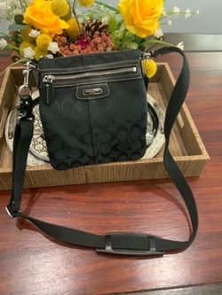 Great Coach Black Penelope Crossbody Signature Jacquard Canvas Swingpack