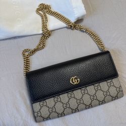 Gucci GG Supreme wallet on chain / crossbody 