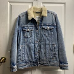 SHERPA-LINED DENIM TRUCKER JACKET Hollister  size Small