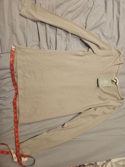 H&M NWT Medium Long Sleeve Top