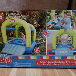 Little Tikes Splash 'n Spray Indoor/Outdoor 2-in-1 Inflatable Bouncer