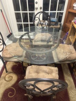 Dinette Table And Chairs