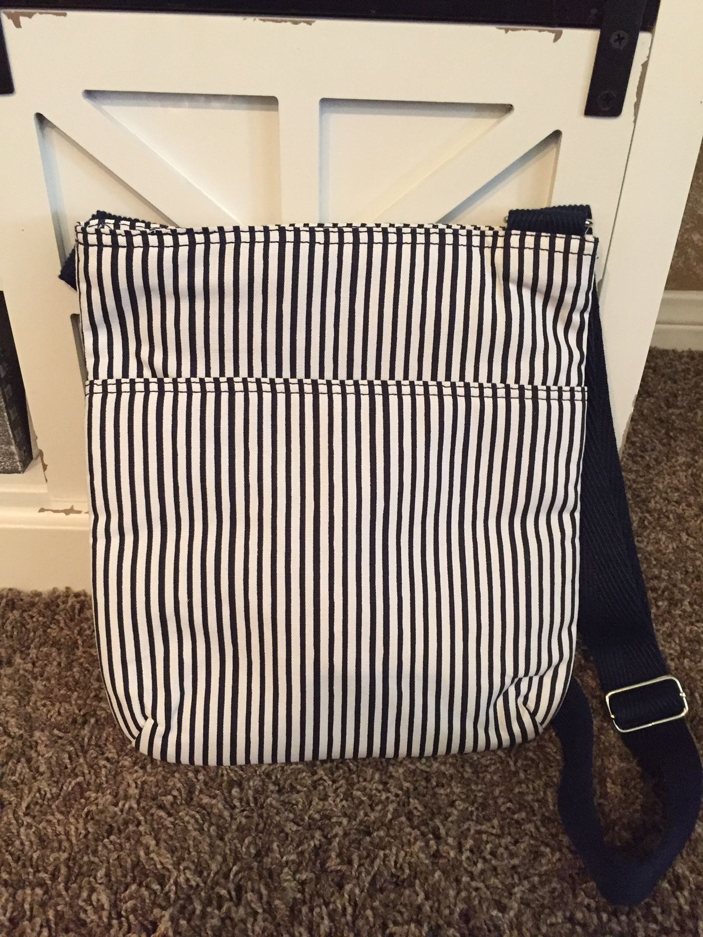 Thirty One cross body purse