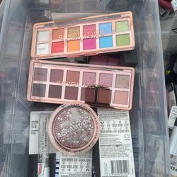 Revolution Make Up 
