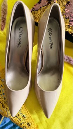 Dream Pairs Nude Patent Pumps Size 11