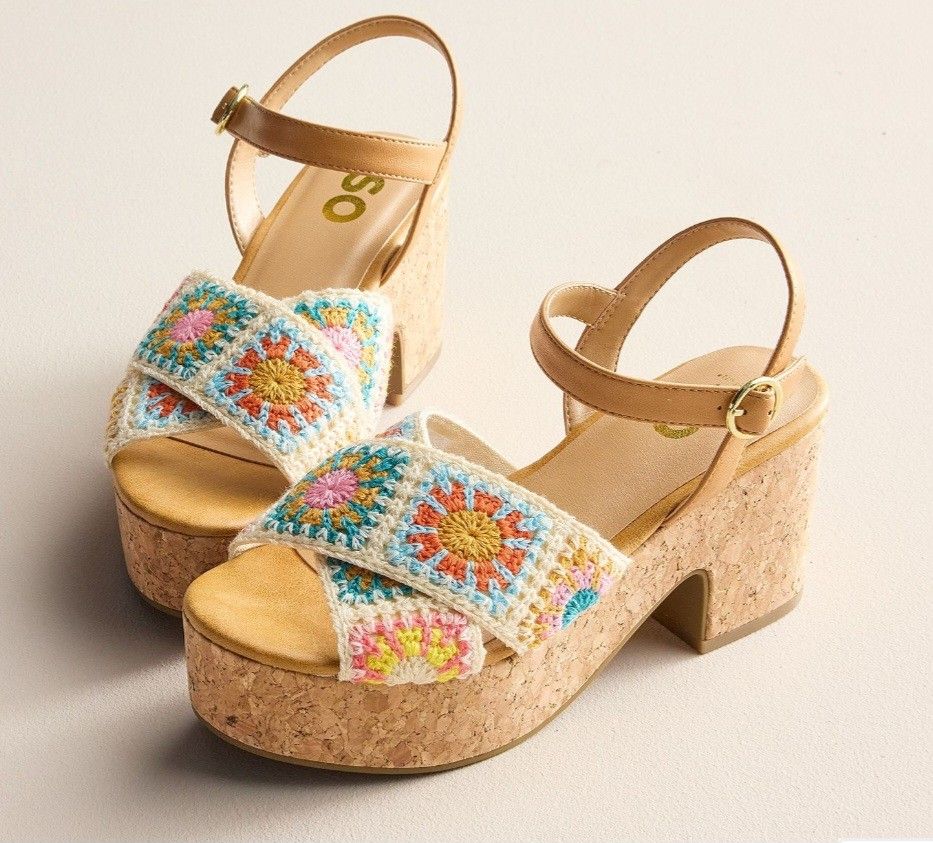 SO Crochet Cross Band Wedge Sandals Women’s Size 7.5 NIB