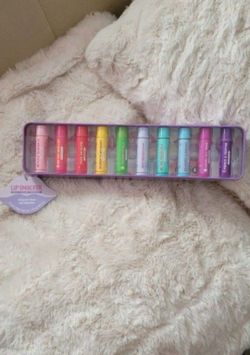 Lip Smacker Lip Balm Set10-piece flavored lip balm set.