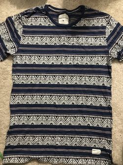 Men’s patterned pocket tee size medium $10