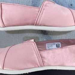 Girl’s Youth Size 12 TOMS Shoes