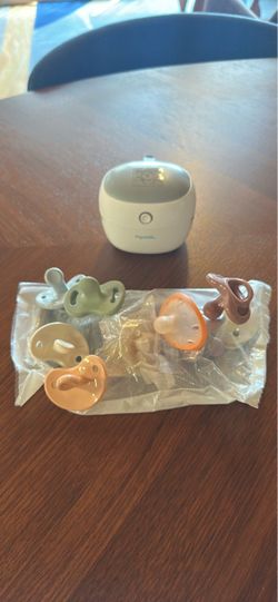 Papablic Pacifier Sanitizer and pacifiers unused