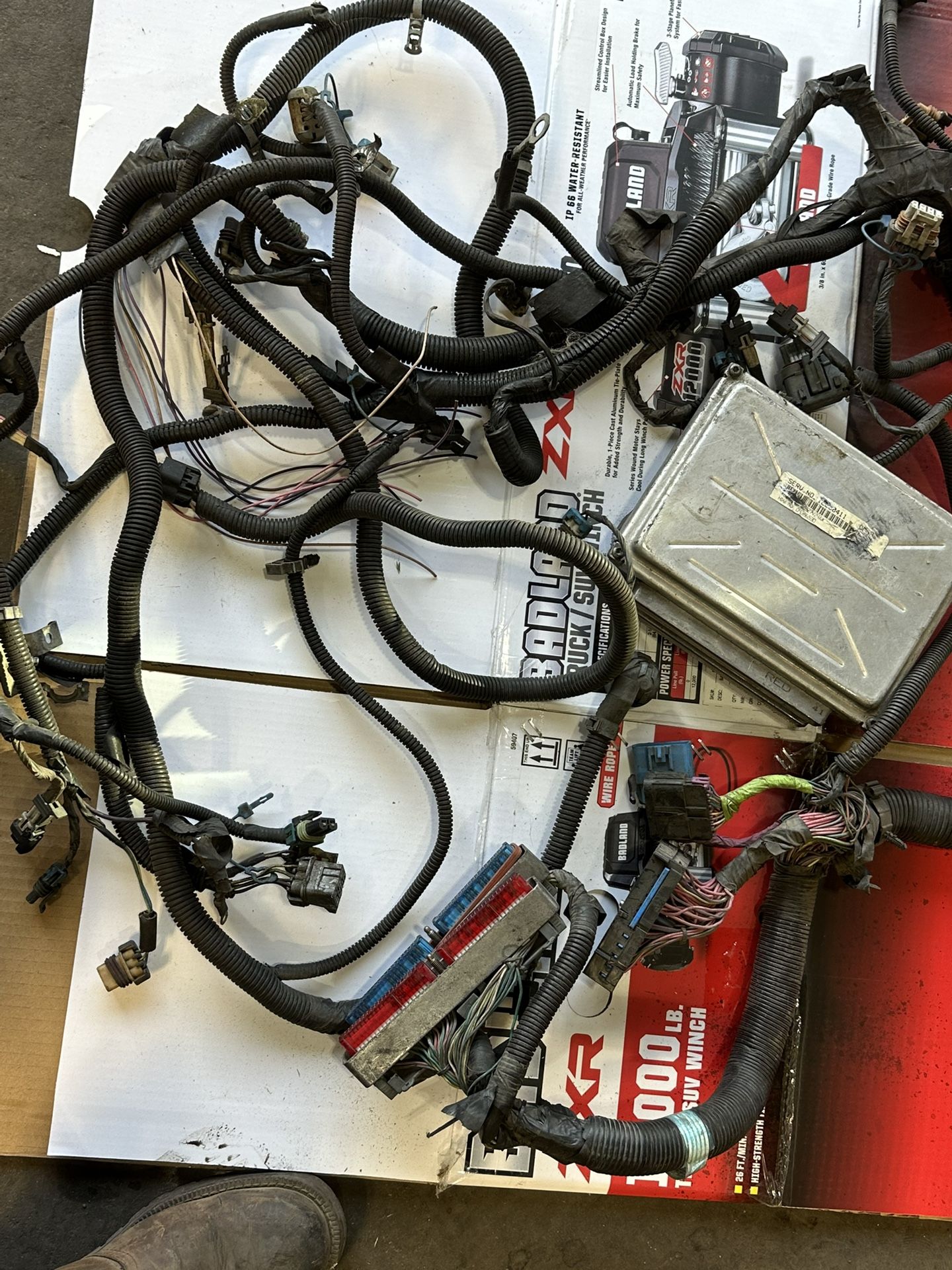 Chevy Tahoe Engine Harness And Coputer