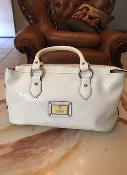Guess purse Authentic!!!