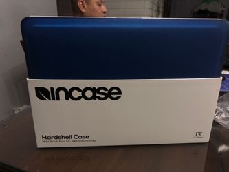 In case hard shell case for MacBook Pro 13”