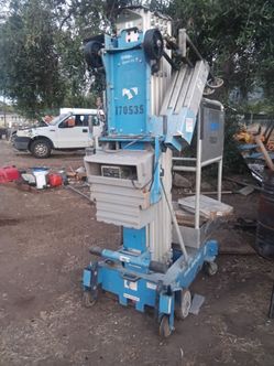 Scissor lift