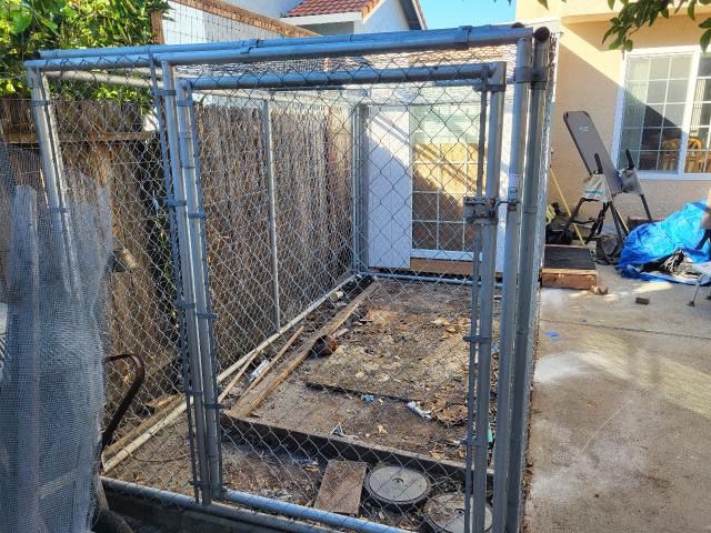 Heavy Duty Cyclone Dog Kennel