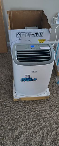 Black and Decker 8000 btu Portable Air Conditioner/Fan and Dehumidifier