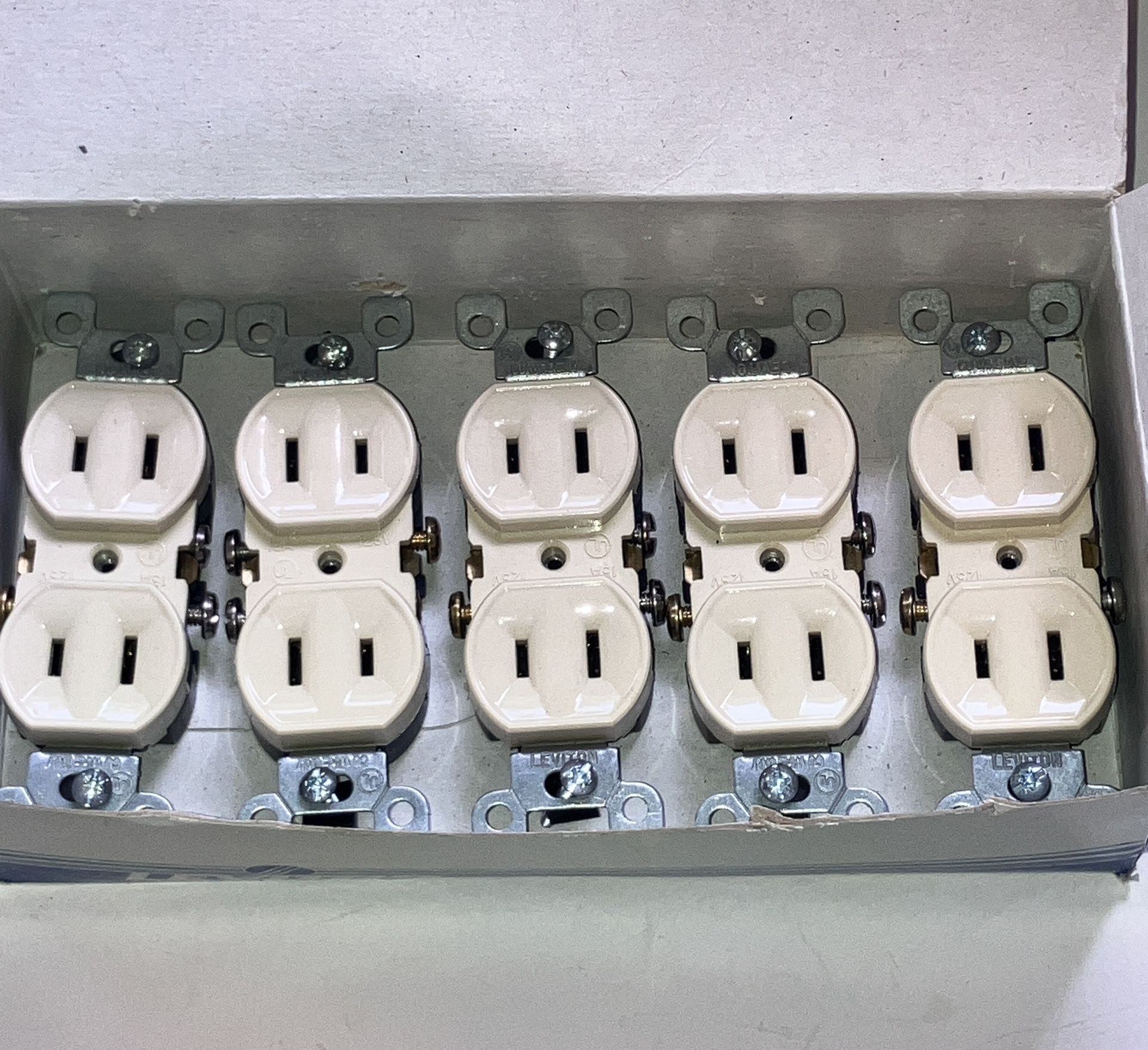 Leviton 5320-IMP 15 Amp 125 Volt Duplex Receptacle Residential Grade (Count 5)