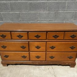 Dresser 