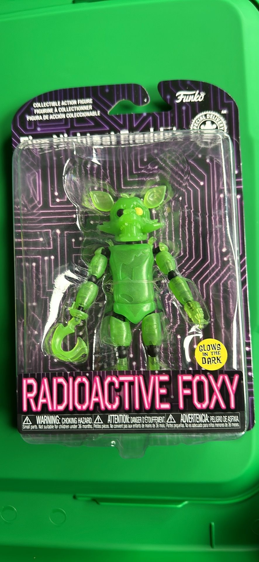 Radioactive Foxy(Glow In The Dark) Figure 