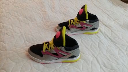 Womens/girls Reebok pump shoe 6.5