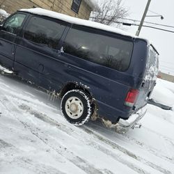 2004 Ford E-350