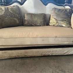 GOOD COUCH GOOD CONDITION FREE DELIVERY 🚚 