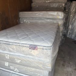 Queen Size Mattress And Box Spring 