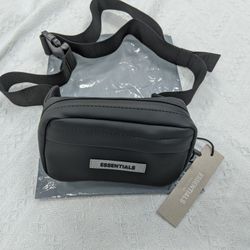 Men’s Essentials Sling Bag In Dark Slate/Stretch Limo/Black