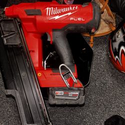 M18 Fuel 21° Framing Nailer