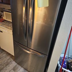 Frigidaire French Door Refrigerator/freezer