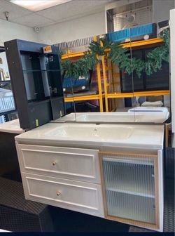 Moving out sale!! New In Box 40" Floating Wooden Vanity Combo Sink Vanity and Medicine Cabinet