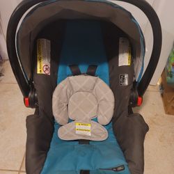 2 Infant Carseats W/bases & Stroller