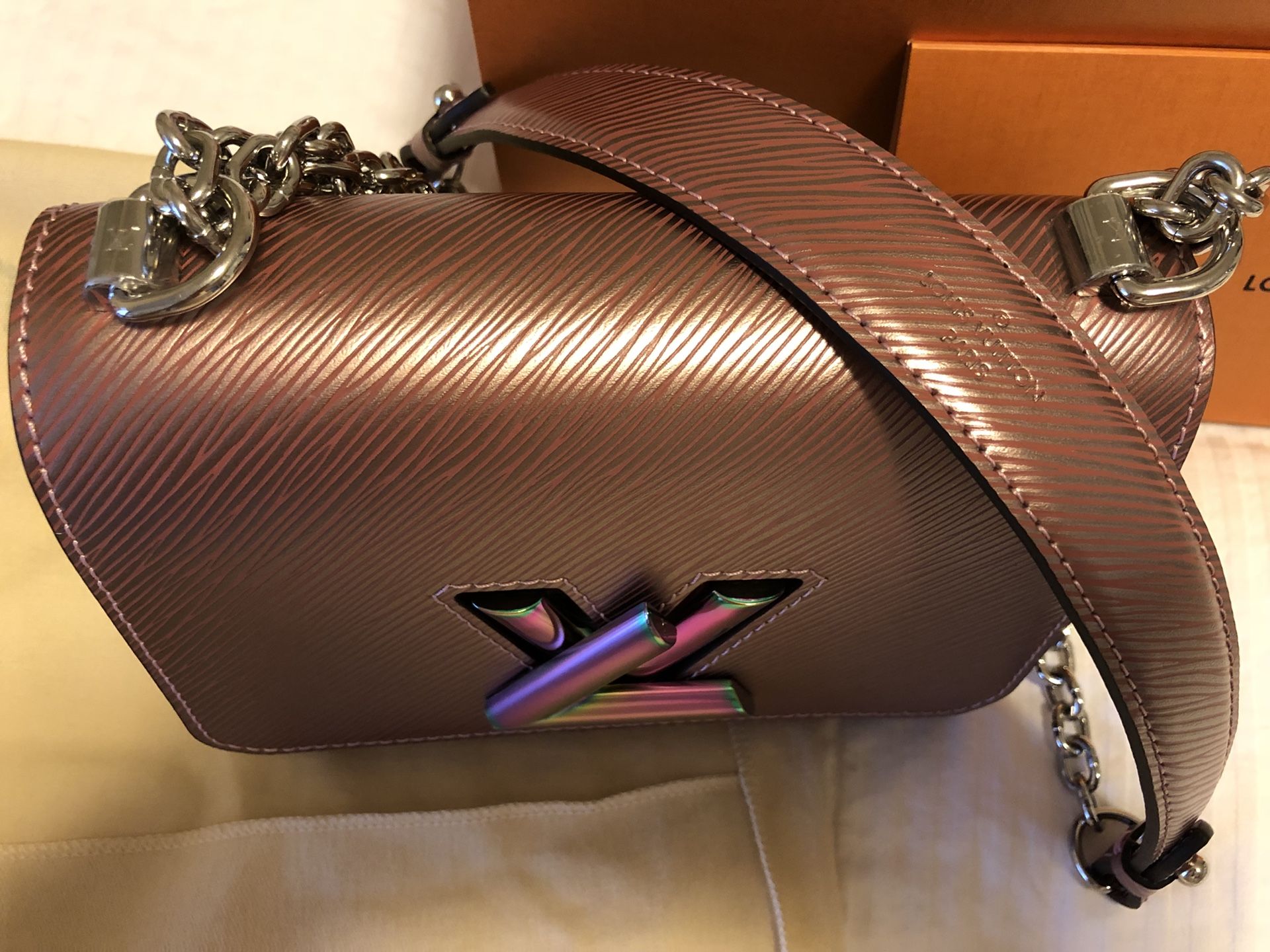 Pre-owned Authentic Louis Vuitton Ellipse PM Monogram Handbag for Sale in  Sunnyvale, CA - OfferUp