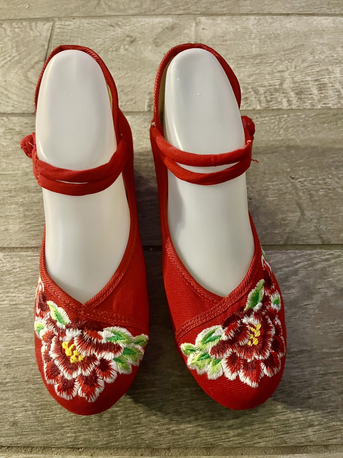 Women Chinese Wedge Heel Ankle Buckle Loafers Floral Embroidered Shoes