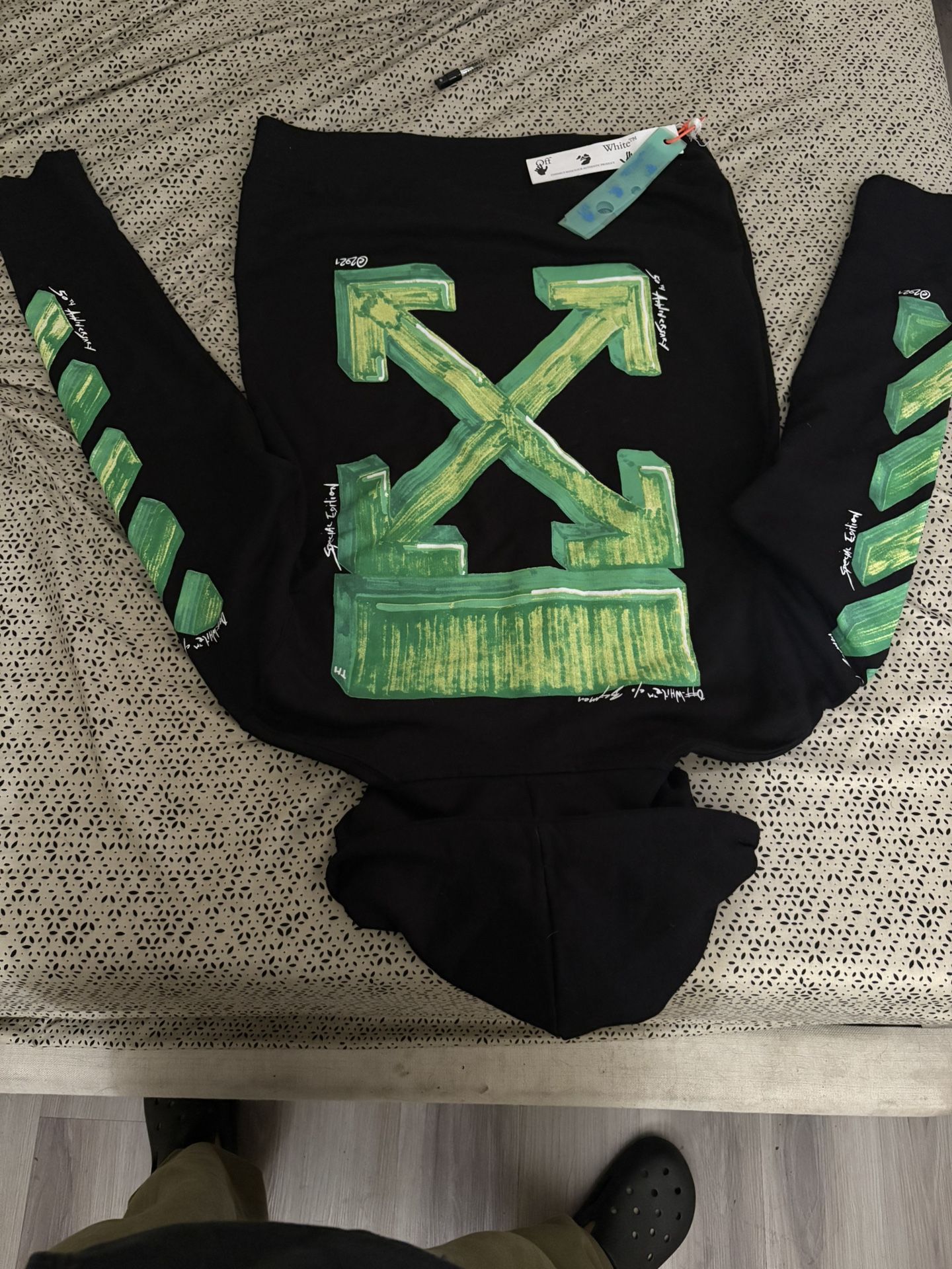 Sz Small Men Off White Hoodie 100% Authentic