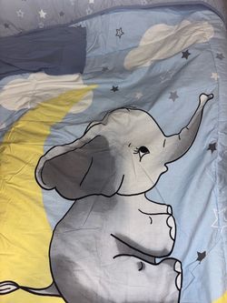 Crib blanket and sheet set