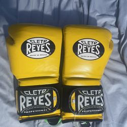 Cleto Reyes Velcro (14OZ)
