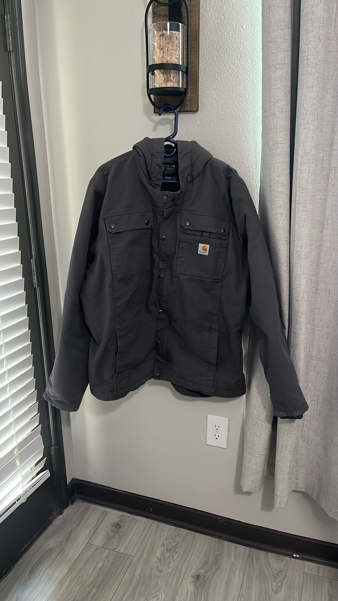 **Like New ** X-Large Carhartt Men's Relaxed Fit Washed Duck Sherpa-Lined Utility Jacket - Color Gravel