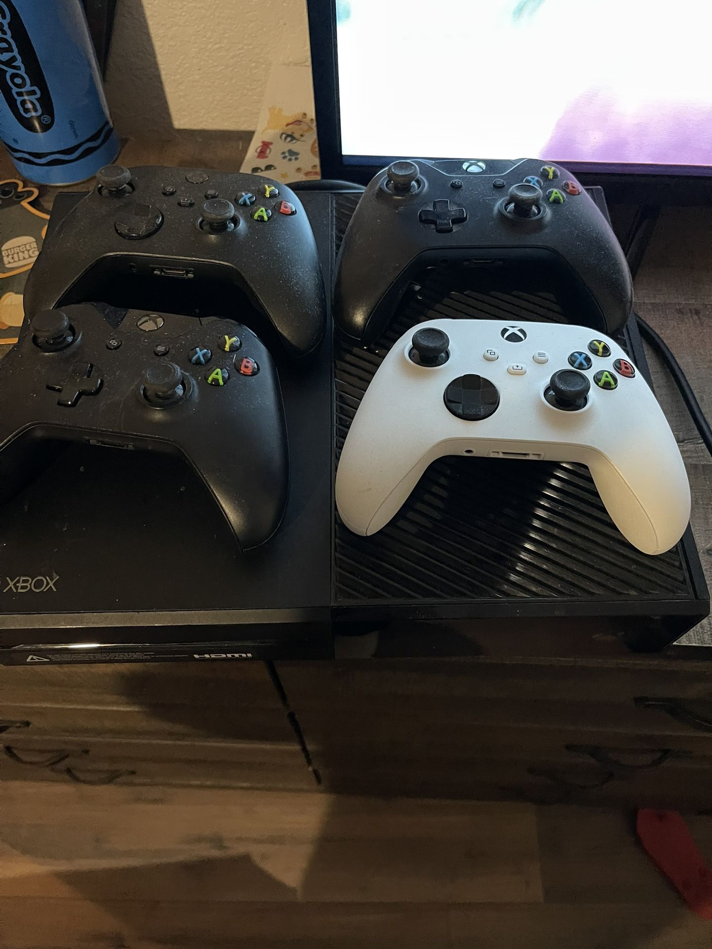 Xbox 1 1 Controller Comes With It