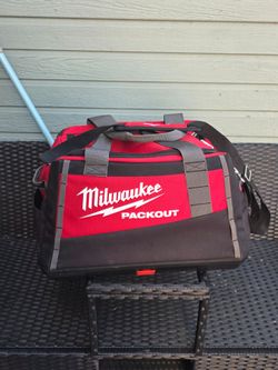 Milwuakee pack out tool bag