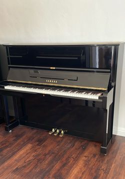 Yamaha U1 upright piano