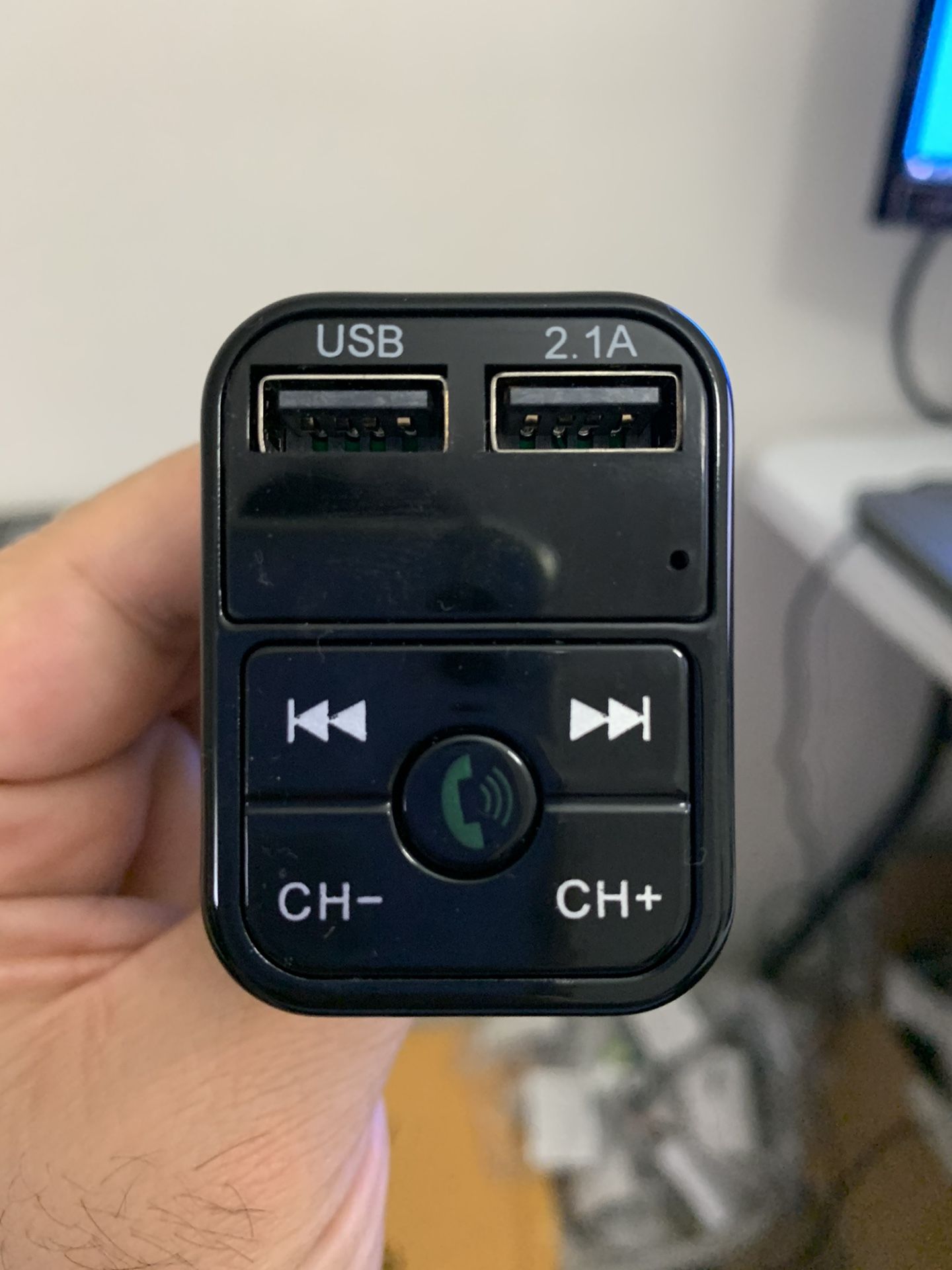 Wireless Bluetooth Car kit handsfree talk MP3 player fm transmitter dual car charger