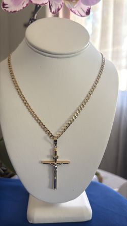 Cadena y cruz en oro de 14k