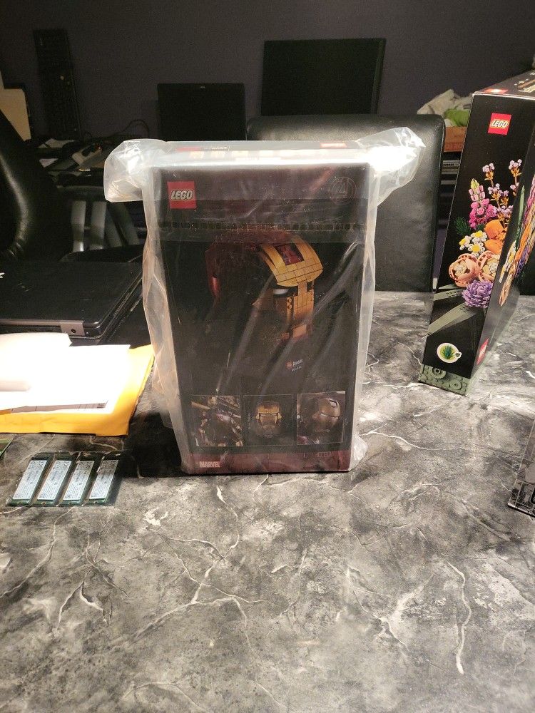 Lego Iron Man Helmet New